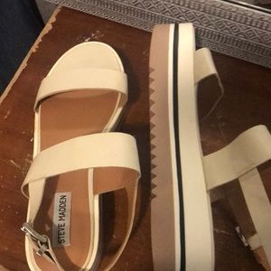 High top slides Size 7 NWOT